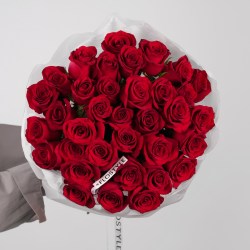 buket krasnyh roz 35 roz 6